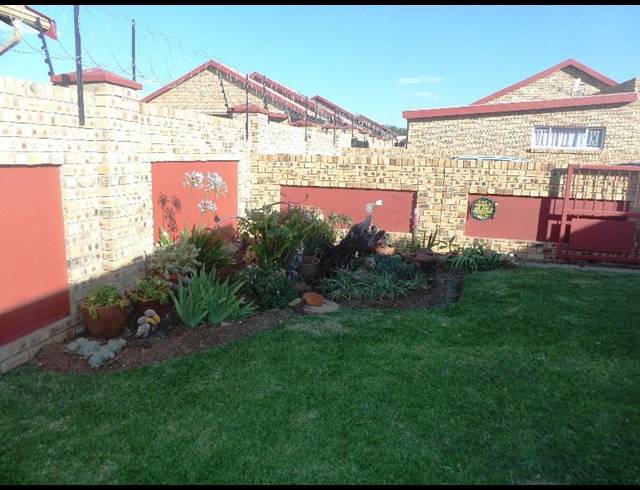 3 BEDROOM TOWNHOUSE FOR SALE IN RIVERSDALE